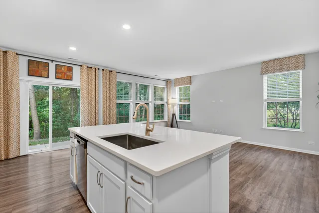 $315,000 | 1001 North Draper Road, McHenry, IL 60050