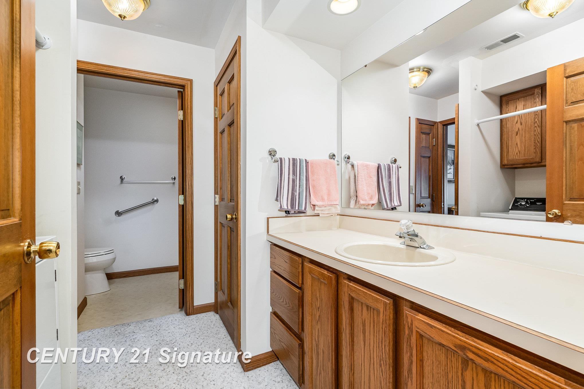 8231 Midland Road Freeland, MI 48623 - Photo 20 of 31 50190135-27c9b59c-5144-433c-bebf-53aa3b694431.JPG