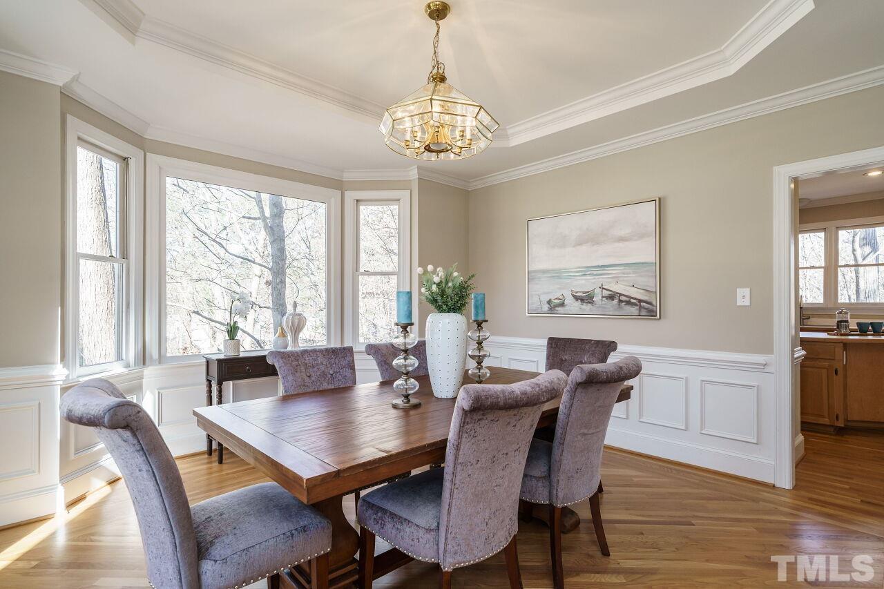 7920 Sutcliffe Drive Raleigh, NC 27613 - Photo 4 of 37 Tray ceiling and Bay window