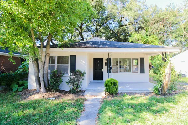 $2,200 | 2104 Maybank Highway, Charleston, SC 29412