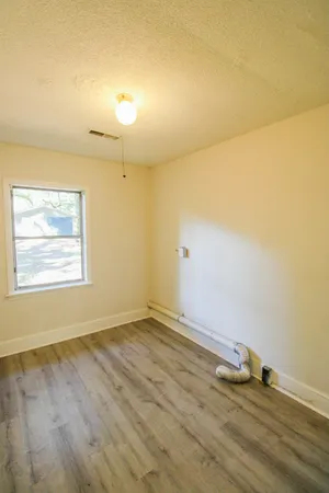 $2,200 | 2104 Maybank Highway, Charleston, SC 29412