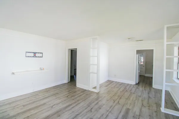 $2,200 | 2104 Maybank Highway, Charleston, SC 29412