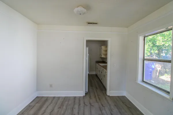 $2,200 | 2104 Maybank Highway, Charleston, SC 29412