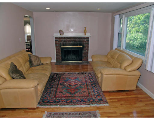 798 Trapelo Road Waltham, MA 02452 - Photo 3 of 7 Gallery Image 3