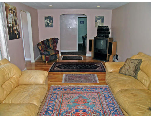 798 Trapelo Road Waltham, MA 02452 - Photo 4 of 7 Gallery Image 4