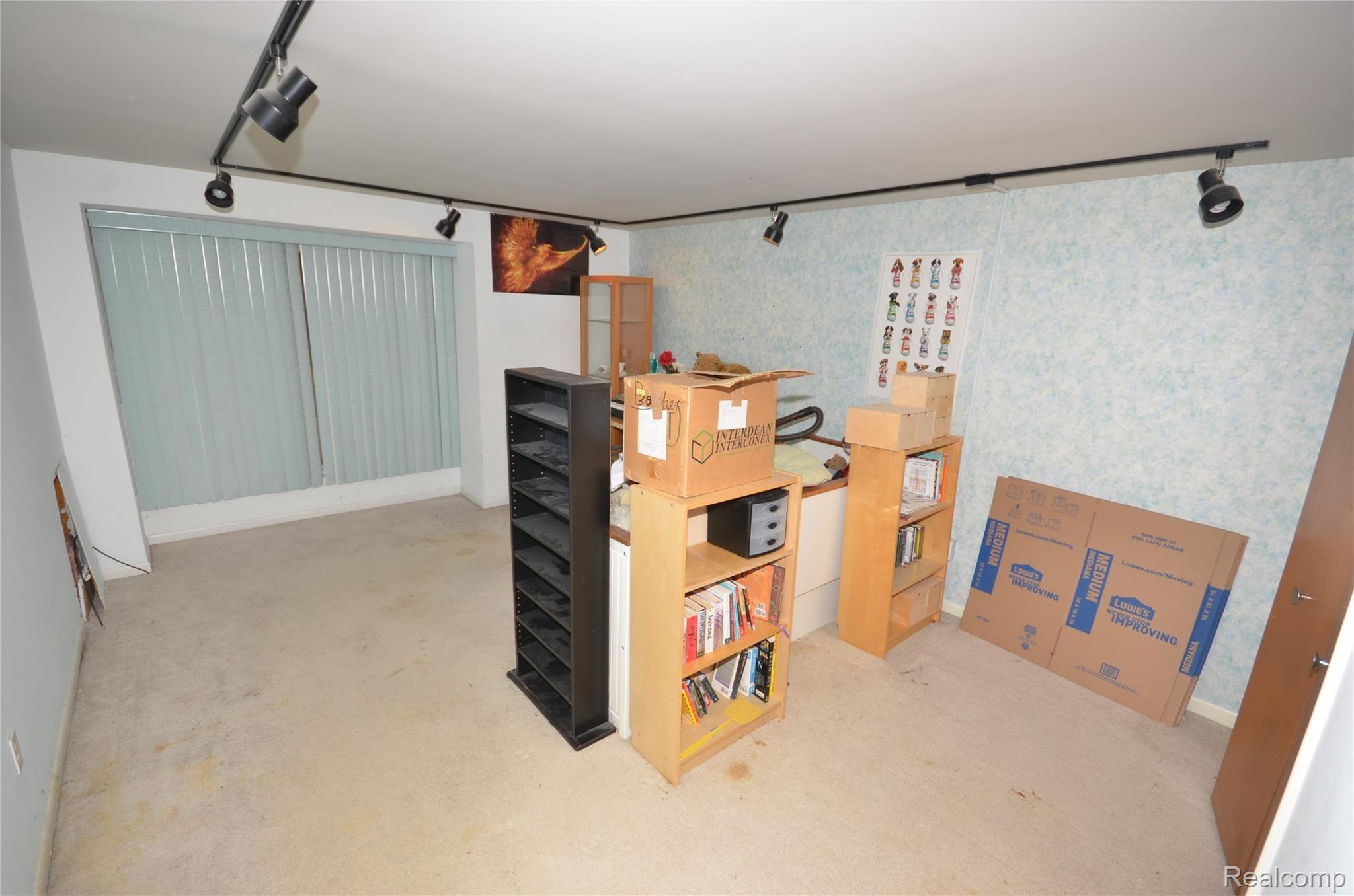 4307 Stoddard Road West Bloomfield, MI 48323 - Photo 19 of 22 DSC_4224.JPG
