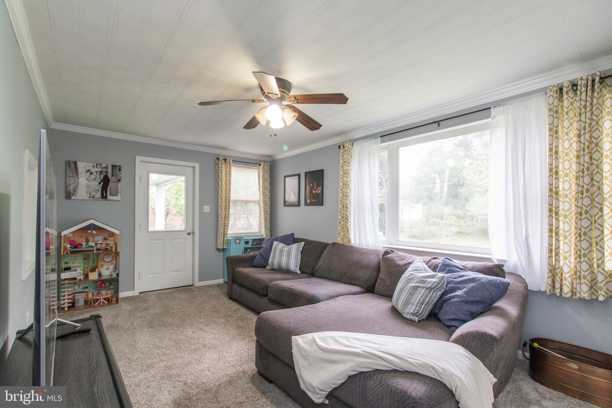 605 Paper Mill Road Oreland, PA 19075 - Photo 15 of 33 Family Room