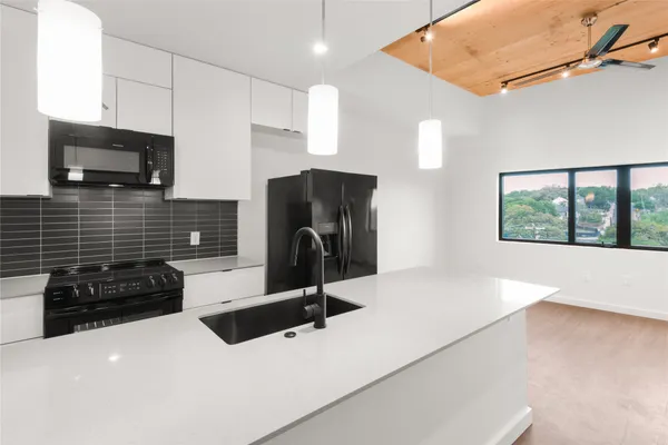 $1,500 | 3515 Webberville Road, Unit 201, Austin, TX 78702
