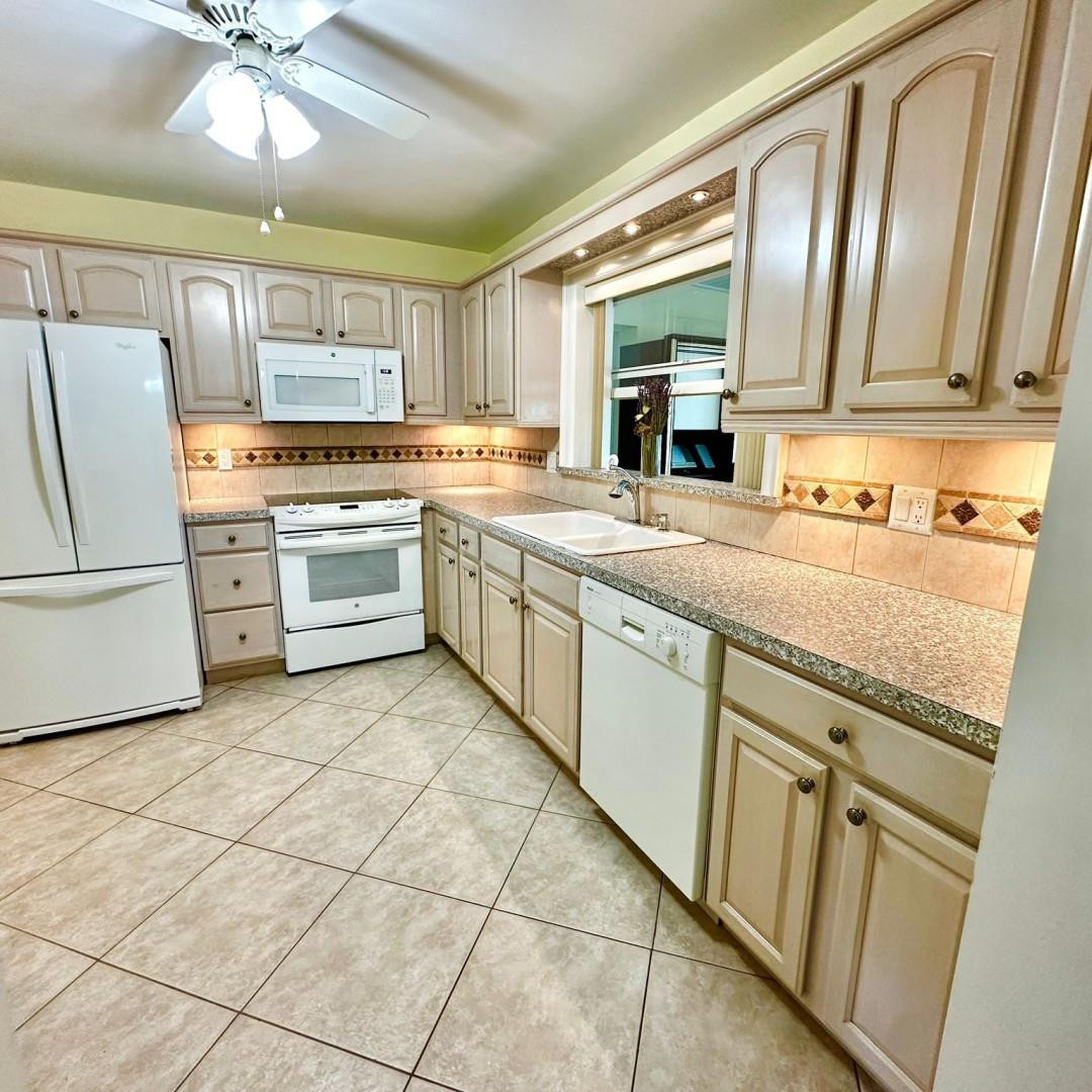 307 Bamboo Road Palm Beach Shores, FL 33404 - Photo 18 of 29 Photo 19