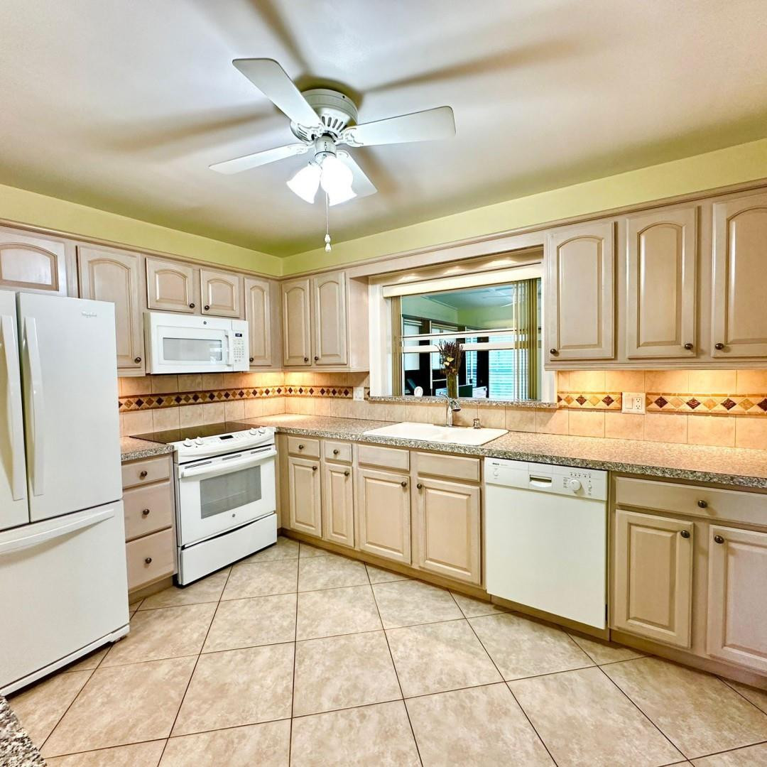 307 Bamboo Road Palm Beach Shores, FL 33404 - Photo 19 of 29 Photo 20