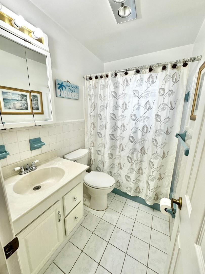 307 Bamboo Road Palm Beach Shores, FL 33404 - Photo 20 of 29 Photo 21