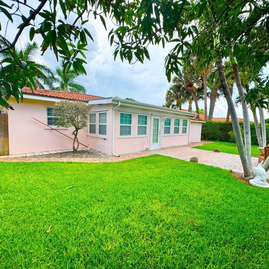 307 Bamboo Road Palm Beach Shores, FL 33404 - Photo 4 of 29 Photo 4