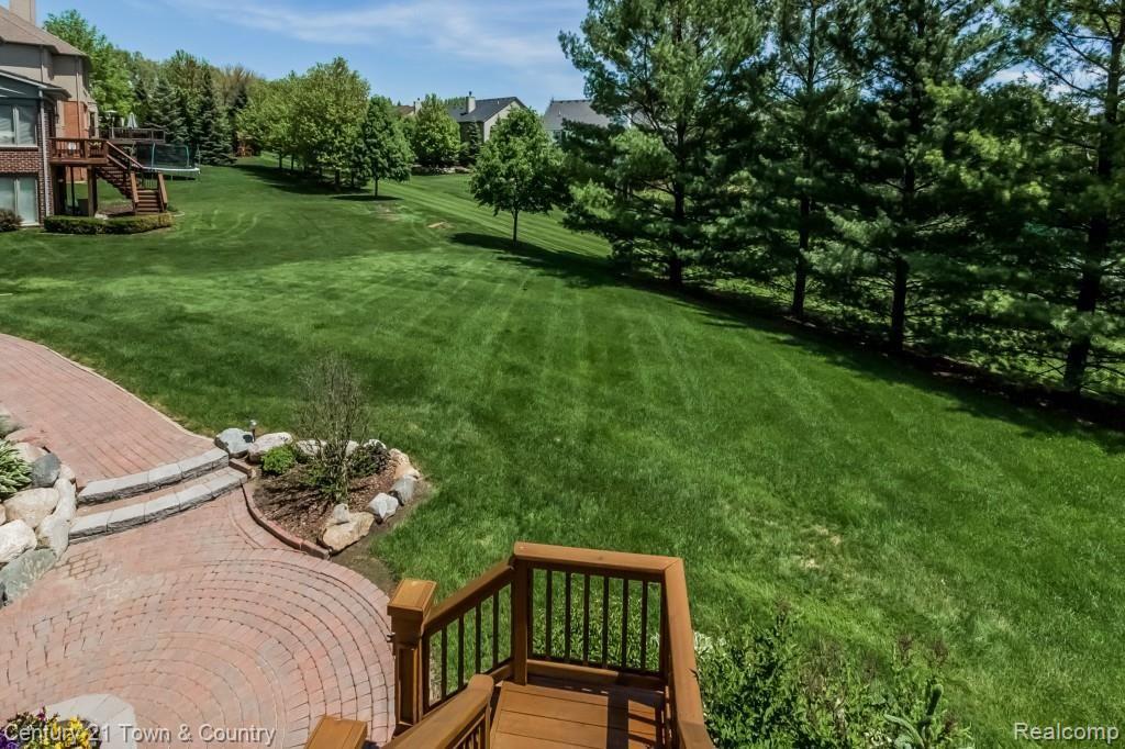 320 Wyngate Drive Rochester, MI 48307 - Photo 43 of 47 046-Exterior-1722811-large.jpg