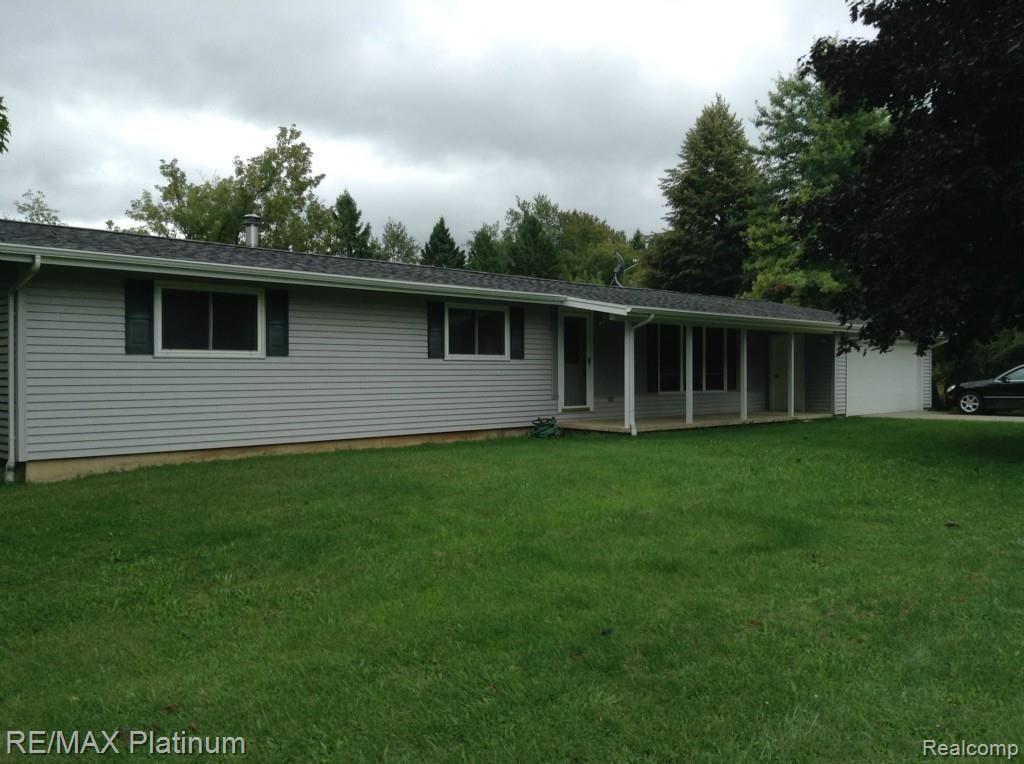 10110 White Road Linden, MI 48451 - Photo 5 of 12 Lamb Lake front1.jpg