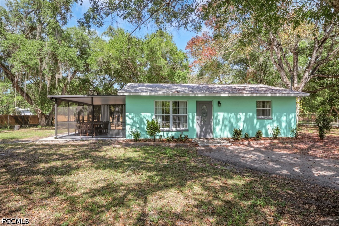 2431 Lippincott Road Alva, FL 33920 - Photo 2 of 43 Gallery Image 2