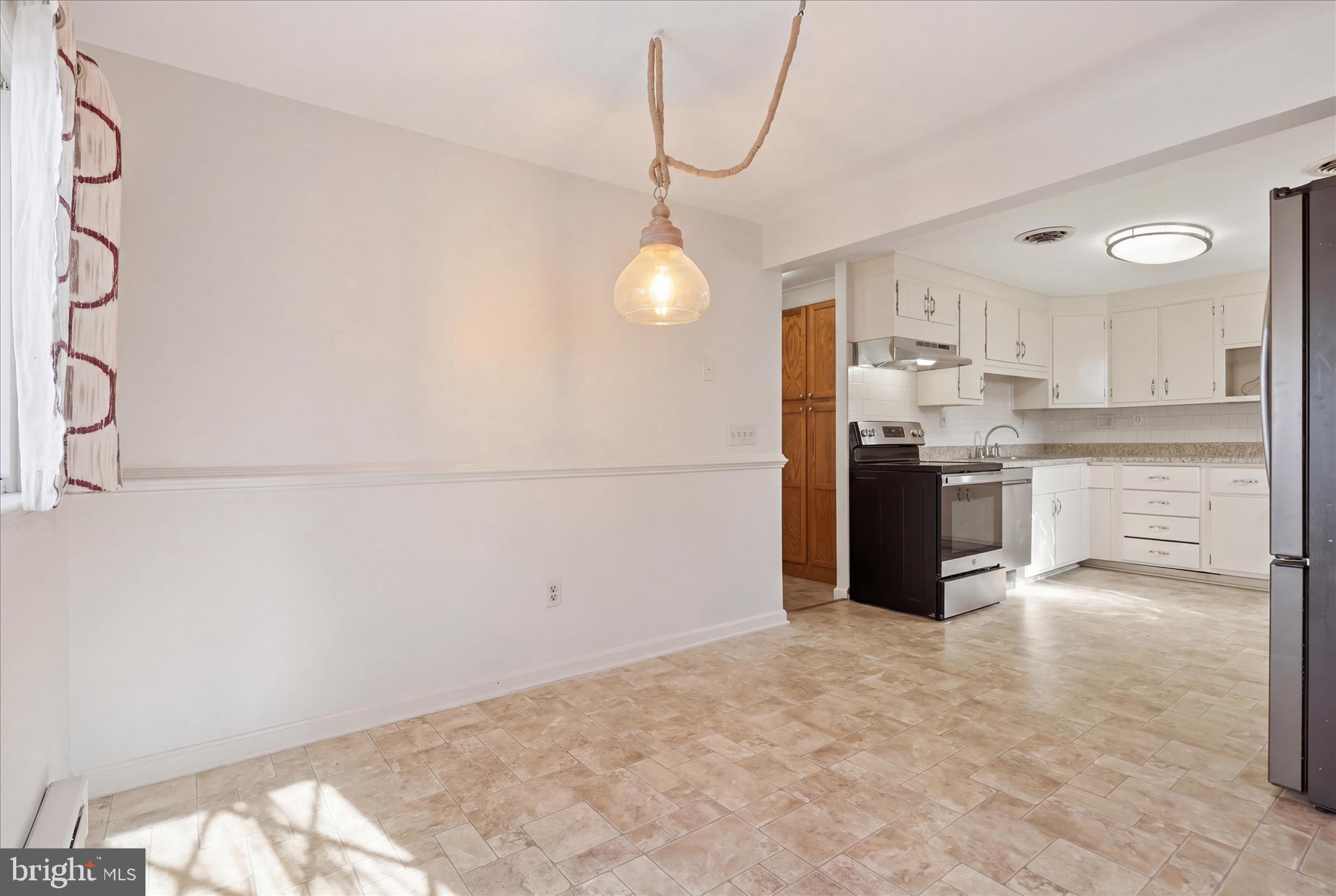 294 Pinoak Drive Frederick, MD 21701 - Photo 9 of 31 IMG_4179_reedit_b4f27e82