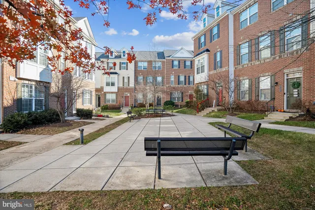 $467,000 | 3502 Woodlake Drive, Unit 38, Silver Spring, MD 20904