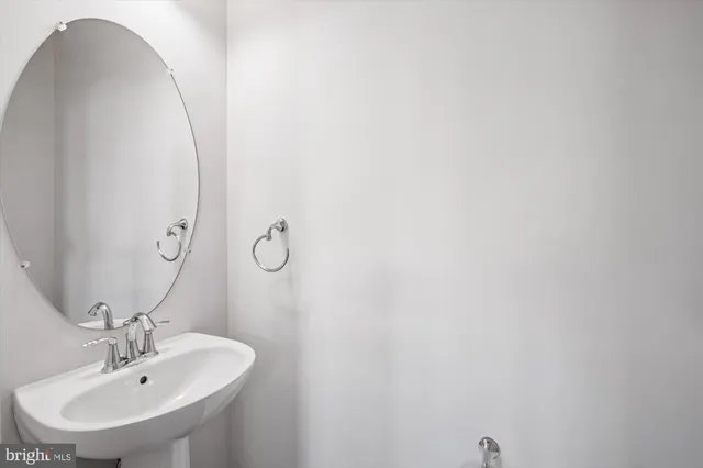 $467,000 | 3502 Woodlake Drive, Unit 38, Silver Spring, MD 20904