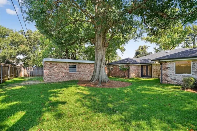 $725,000 | 10120 Idlewood Place, River Ridge, LA 70123