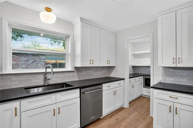 $725,000 | 10120 Idlewood Place, River Ridge, LA 70123