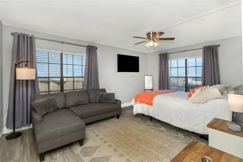 $229,900 | 3323 Crystal Court East, Unit B, Palm Harbor, FL 34685