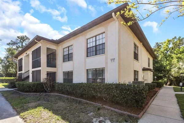 $229,900 | 3323 Crystal Court East, Unit B, Palm Harbor, FL 34685