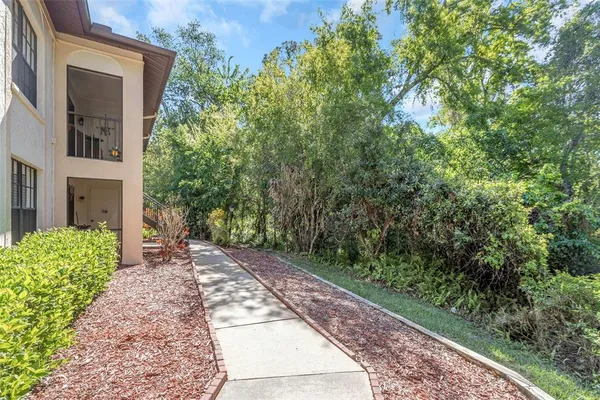 $229,900 | 3323 Crystal Court East, Unit B, Palm Harbor, FL 34685