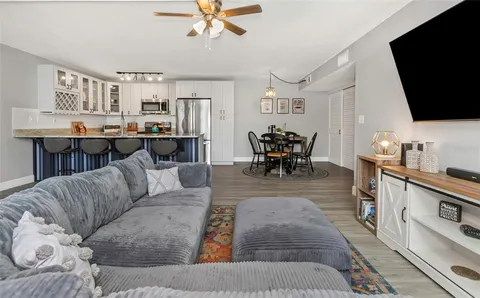 $229,900 | 3323 Crystal Court East, Unit B, Palm Harbor, FL 34685