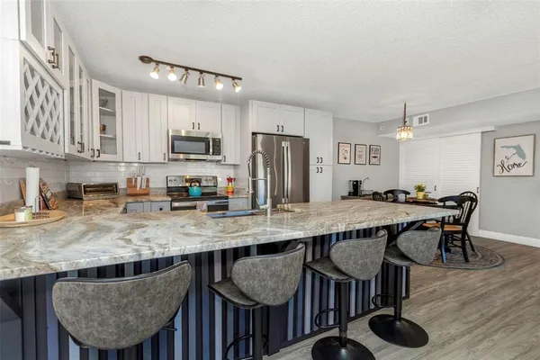 $229,900 | 3323 Crystal Court East, Unit B, Palm Harbor, FL 34685