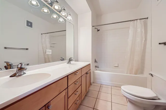 $219,900 | 820 Emerald Street Southeast, Unit 402, St. Paul, MN 55114