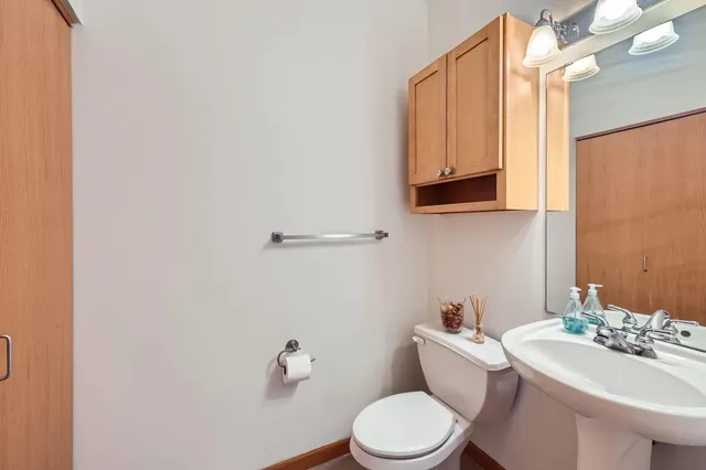 $219,900 | 820 Emerald Street Southeast, Unit 402, St. Paul, MN 55114