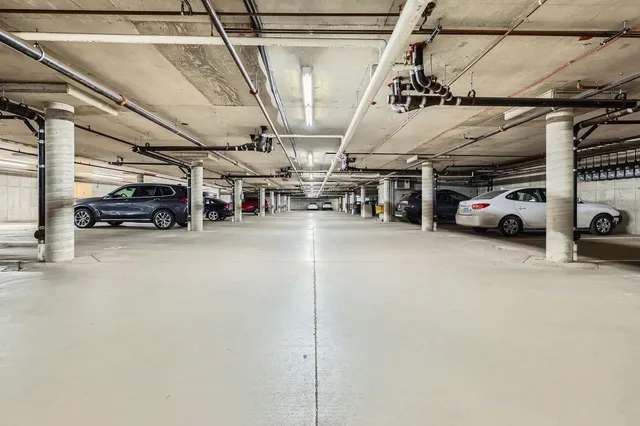 $219,900 | 820 Emerald Street Southeast, Unit 402, St. Paul, MN 55114