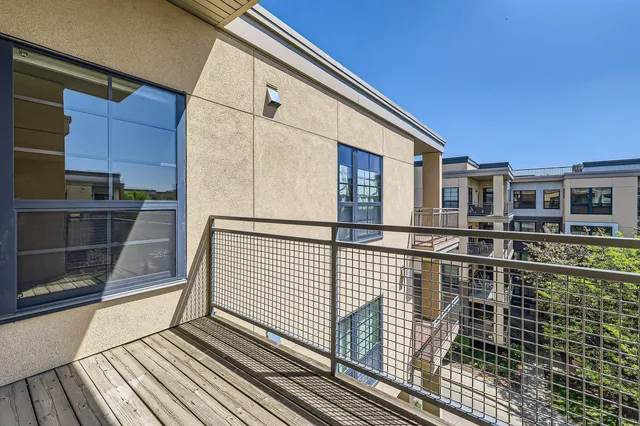 $219,900 | 820 Emerald Street Southeast, Unit 402, St. Paul, MN 55114