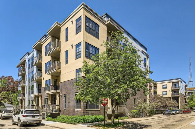 $219,900 | 820 Emerald Street Southeast, Unit 402, St. Paul, MN 55114