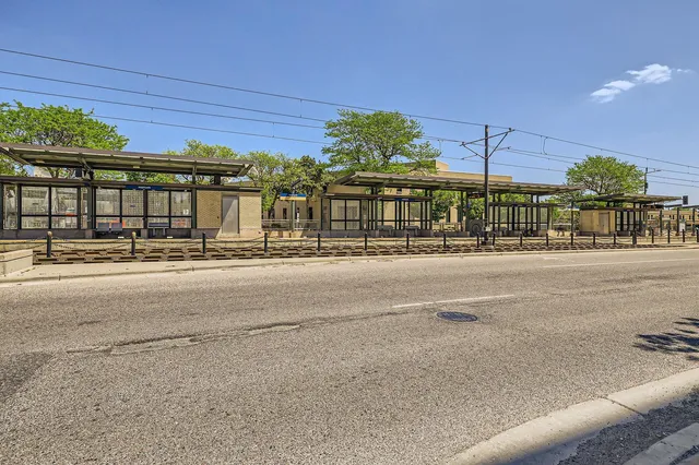 $219,900 | 820 Emerald Street Southeast, Unit 402, St. Paul, MN 55114