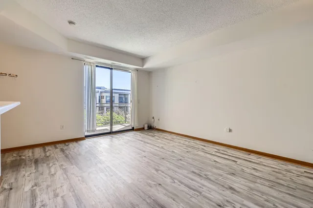 $219,900 | 820 Emerald Street Southeast, Unit 402, St. Paul, MN 55114