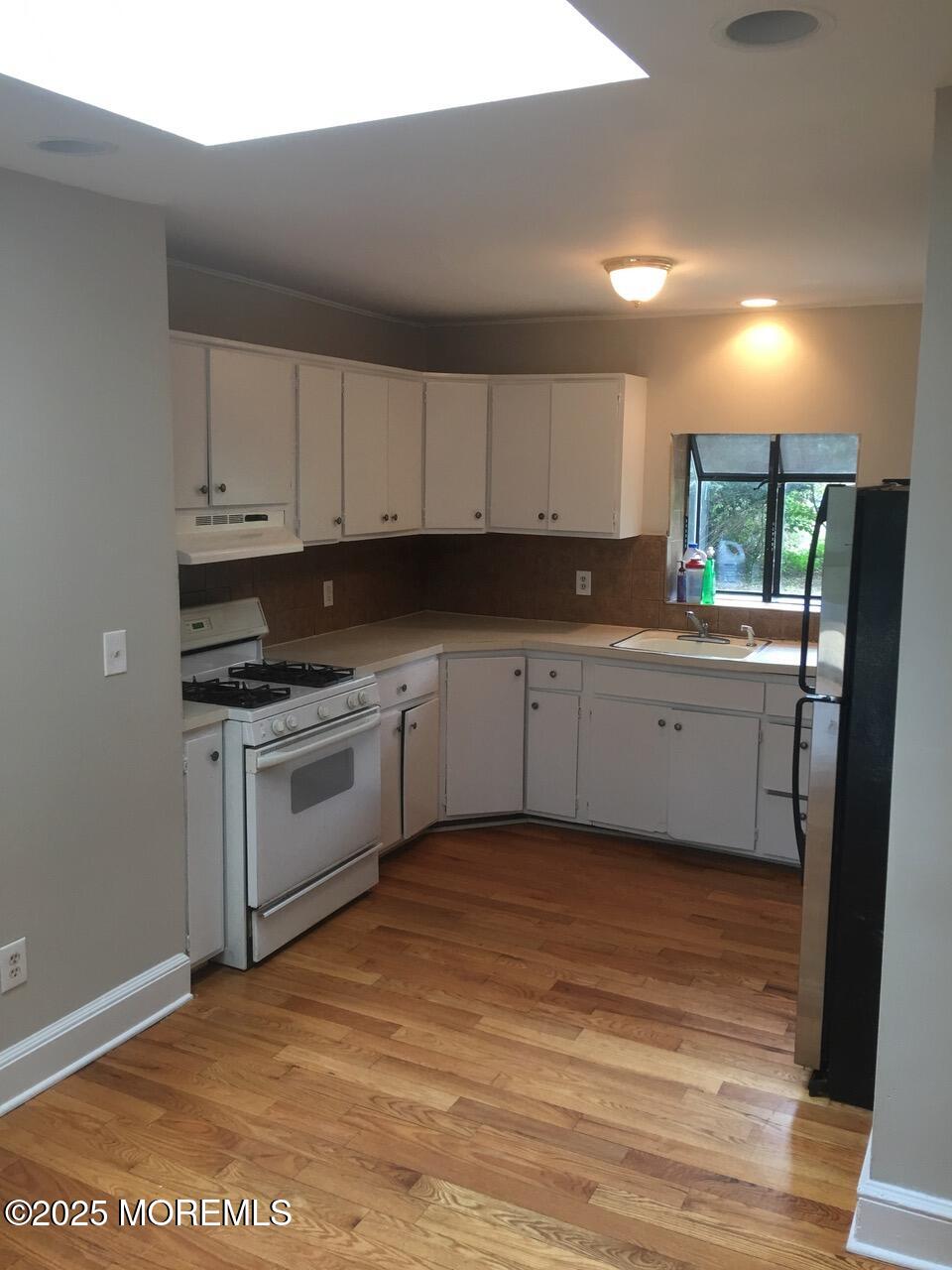 16 Leighton Place Red Bank, NJ 07701 - Photo 6 of 13 IMG_0404