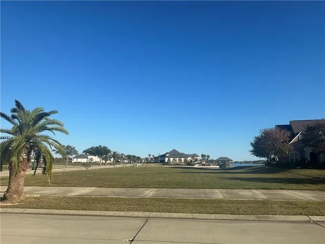 $185,000 | 2024 Lakeshore Boulevard, Slidell, LA 70461