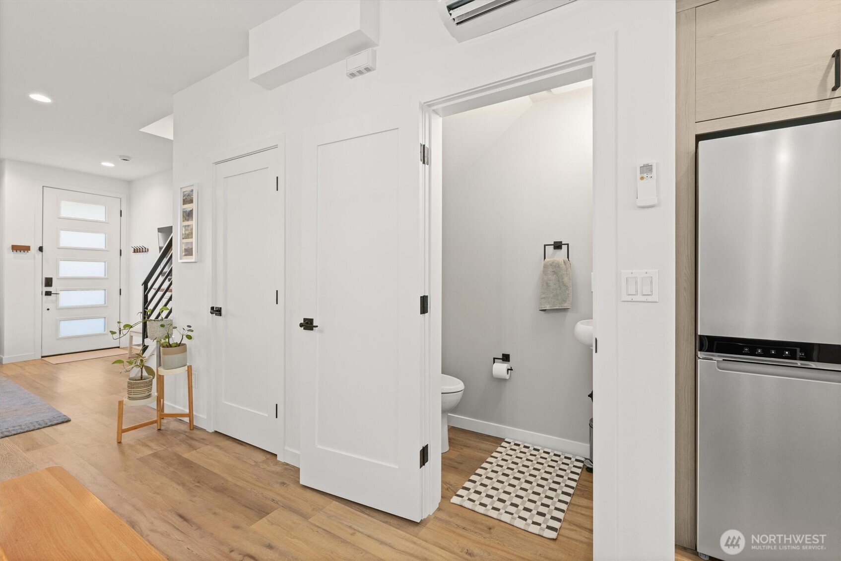 4203 Southwest Raymond Street Seattle, WA 98136 - Photo 14 of 40