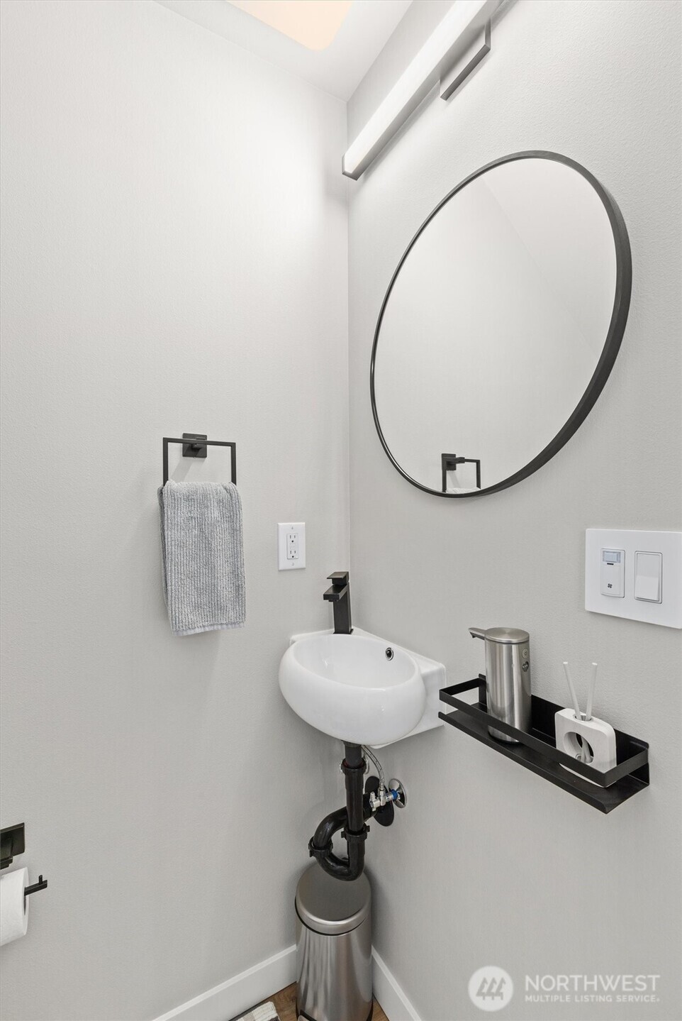 4203 Southwest Raymond Street Seattle, WA 98136 - Photo 15 of 40