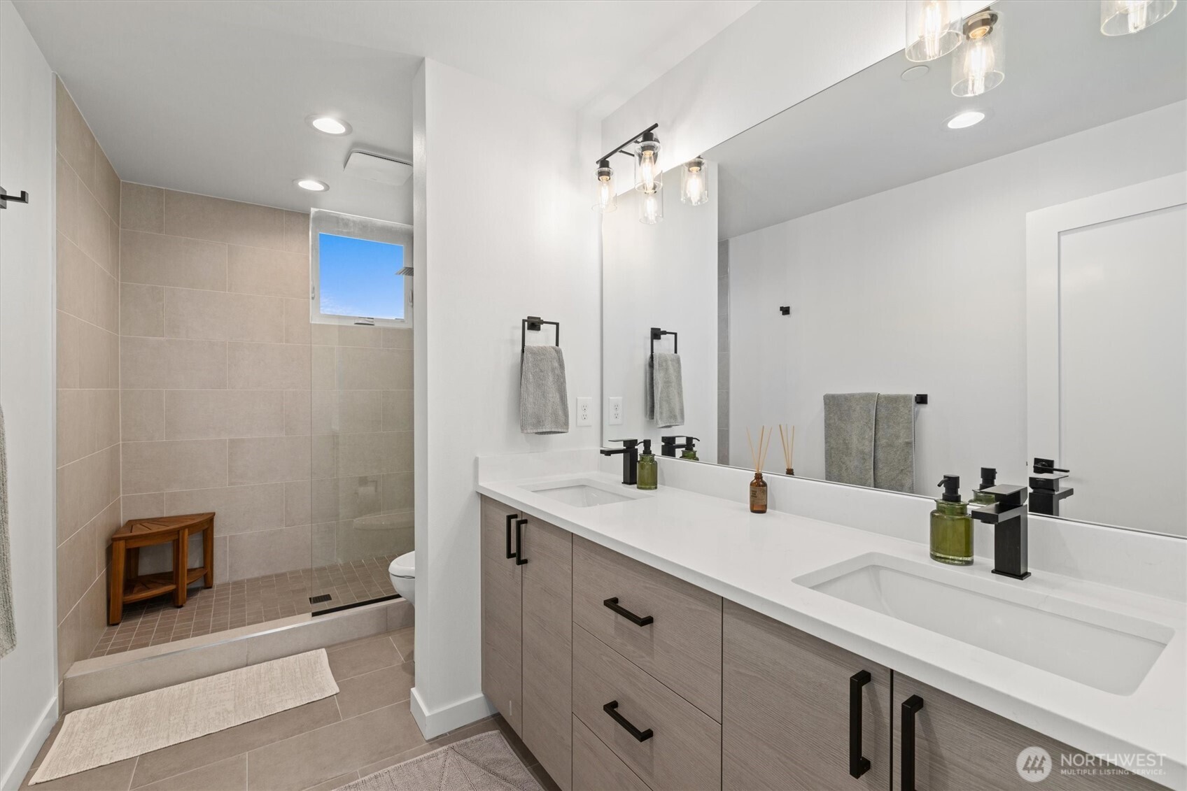 4203 Southwest Raymond Street Seattle, WA 98136 - Photo 20 of 40