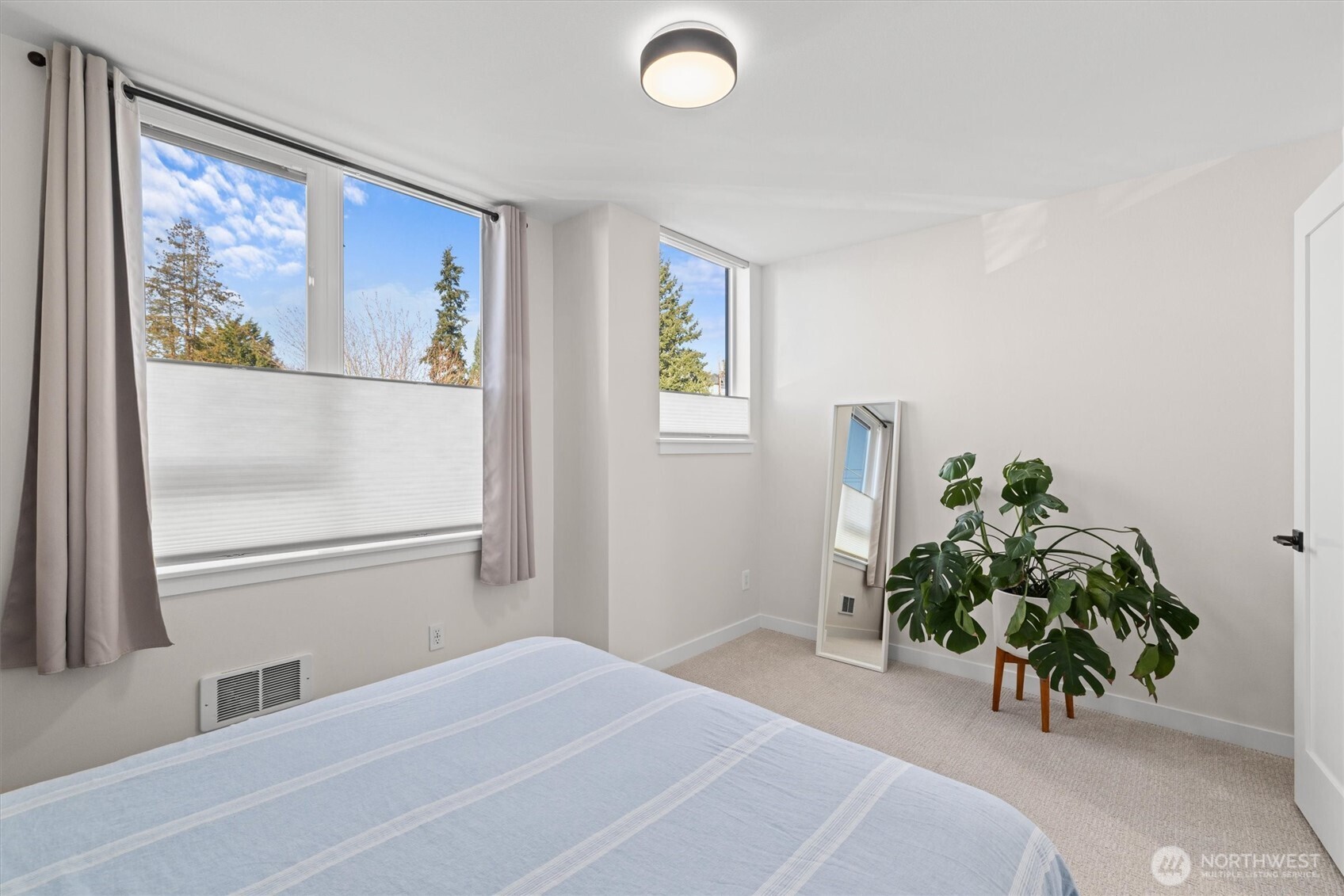 4203 Southwest Raymond Street Seattle, WA 98136 - Photo 23 of 40