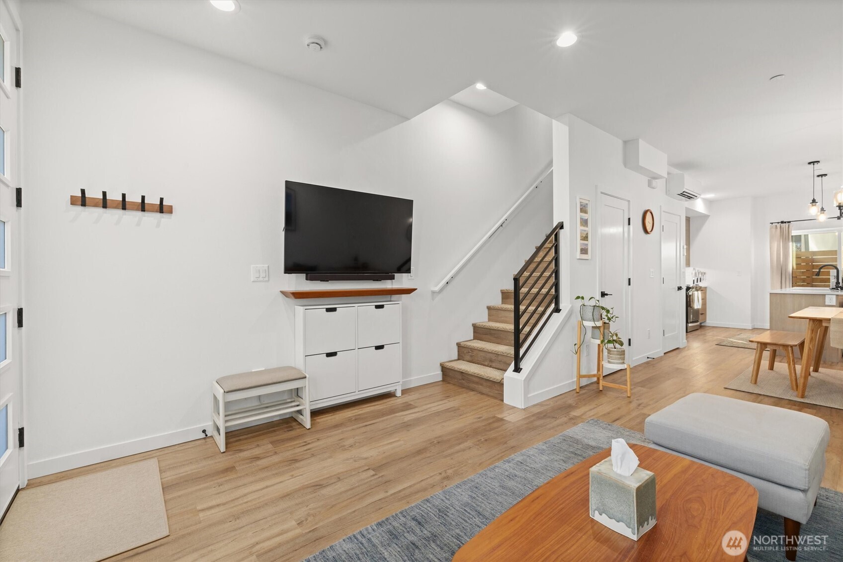 4203 Southwest Raymond Street Seattle, WA 98136 - Photo 6 of 40