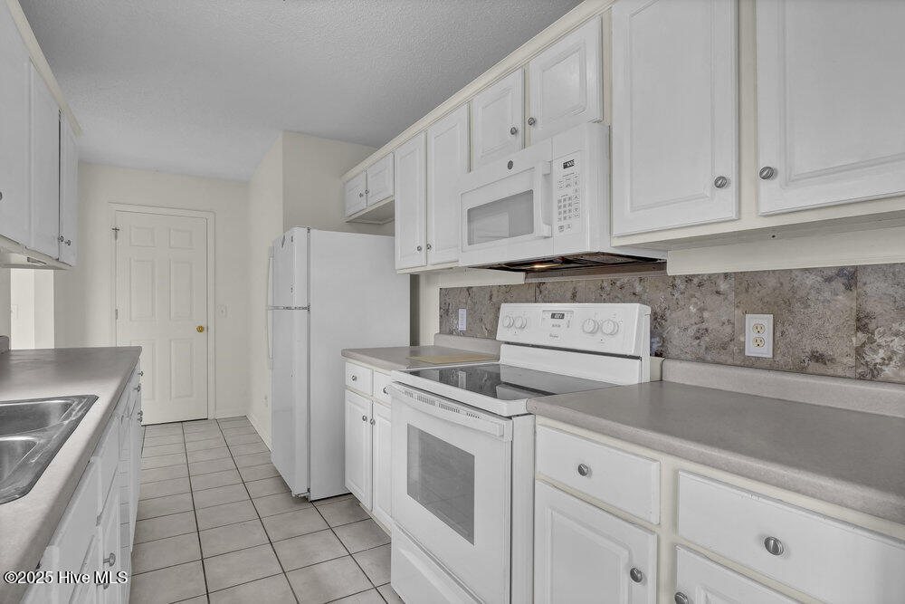 1372 East Boiling Spring Road Southport, NC 28461 - Photo 12 of 36 021_p1899213_22