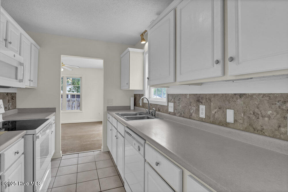 1372 East Boiling Spring Road Southport, NC 28461 - Photo 13 of 36 022_p1899218_460