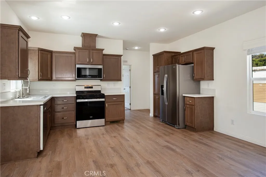 520 Pine Goleta Ca, Unit 65 Goleta, CA 93117 - Photo 3 of 10