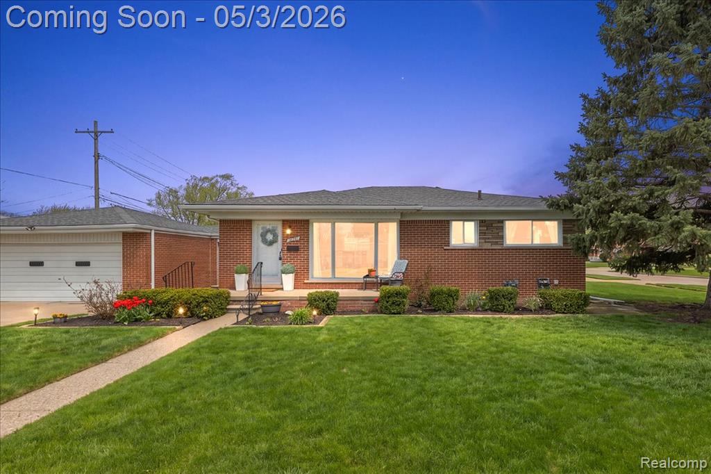 18241 Airport Road Fraser, MI 48026 - Photo 1 of 43