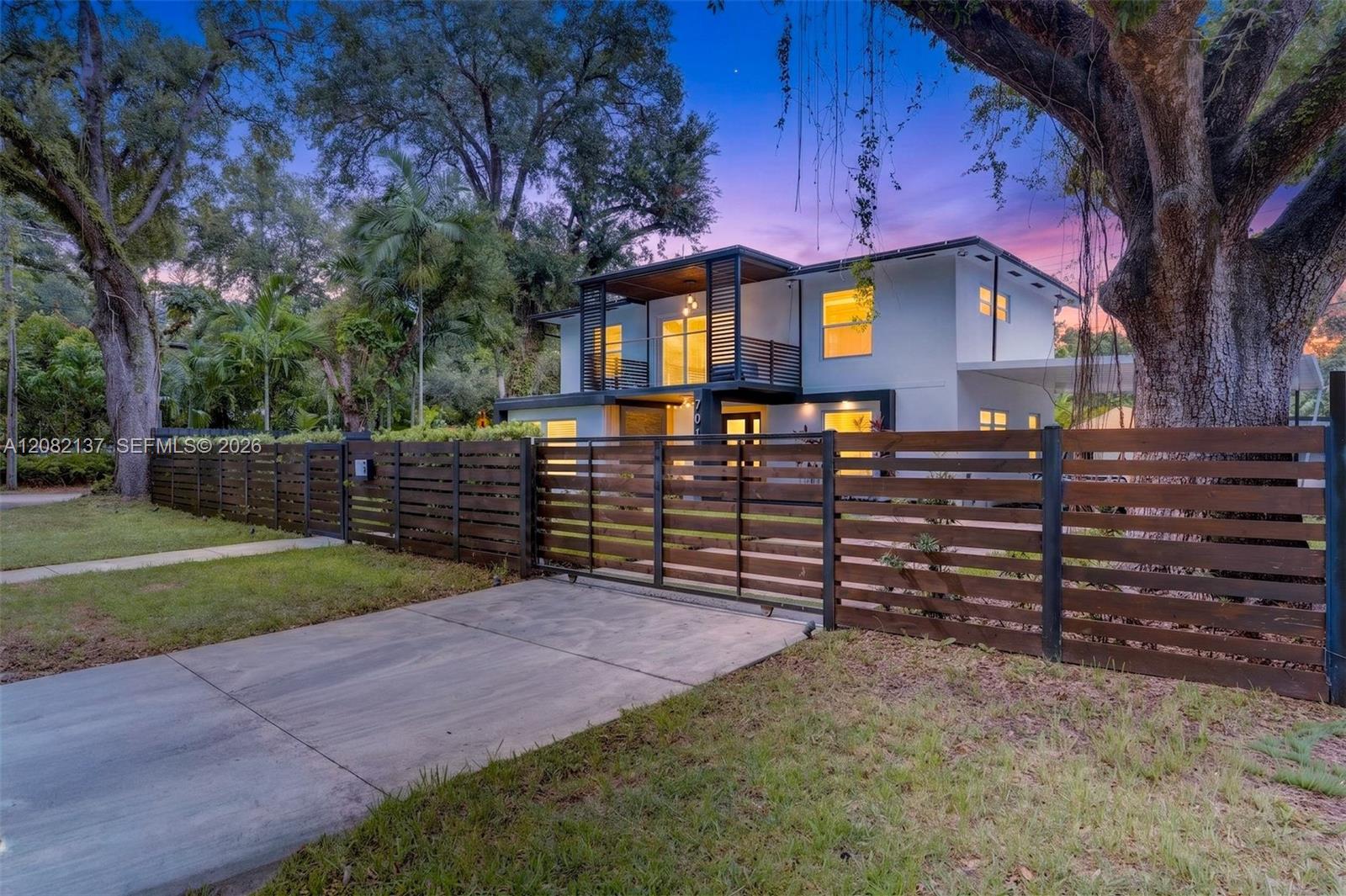 701 Northeast 164th Street Miami, FL 33162 - Photo 11 of 50 Gallery Image 11