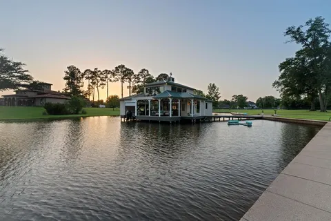 a view of a lake with houses