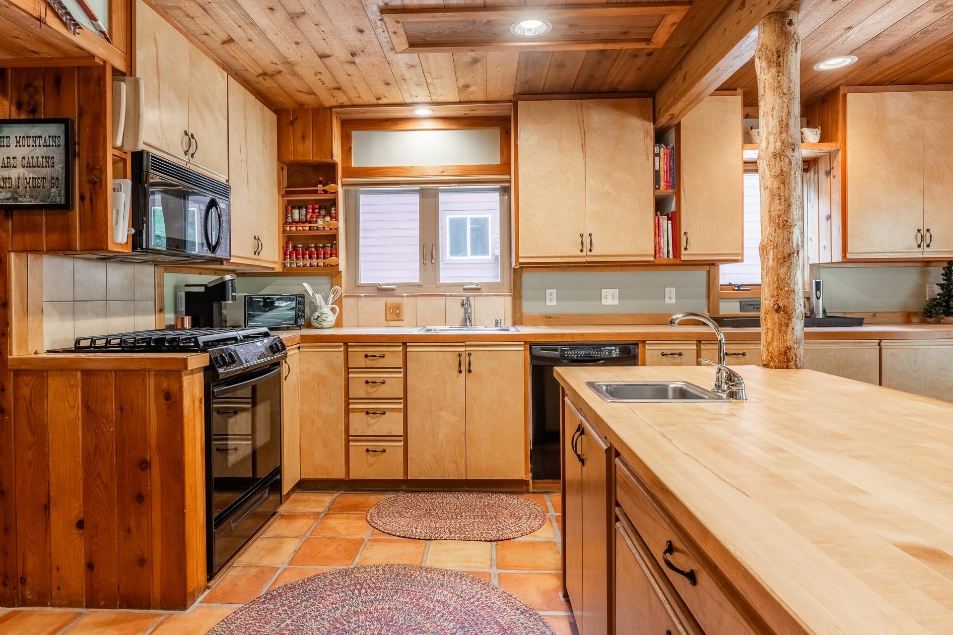 121 Cliff Circle Mammoth Lakes, CA 93546 - Photo 13 of 45